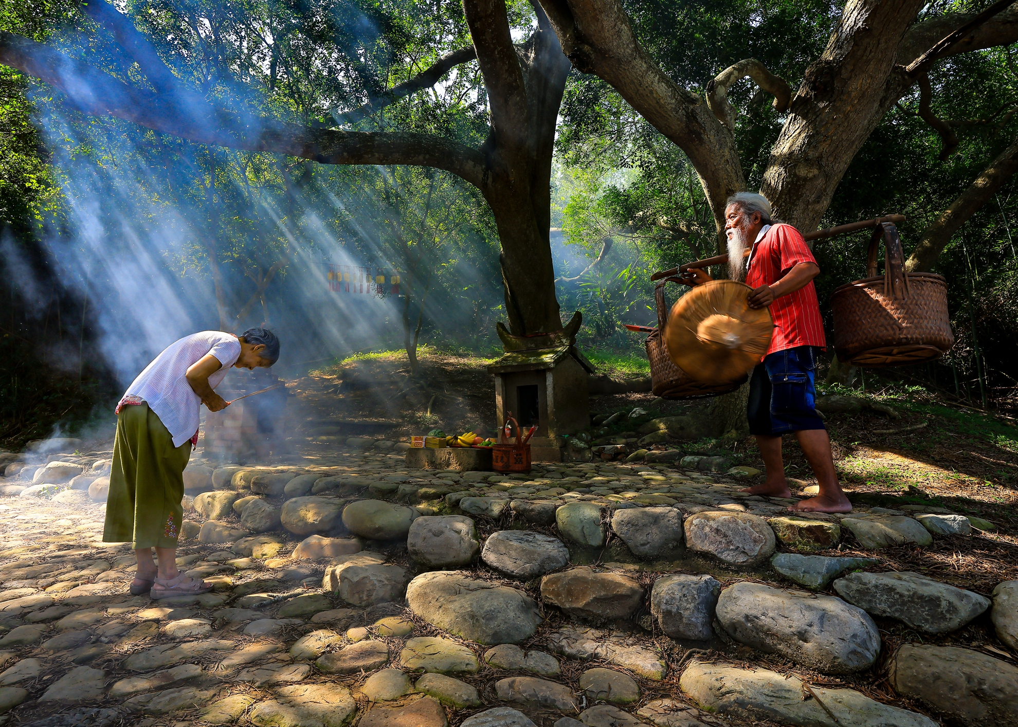 銀牌  黃清訓  祭拜1